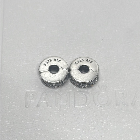 Pandora Silver Clip Charm World Globe Travel S925 ALE Retired M2444. 2 pieces - Picture 3 of 6